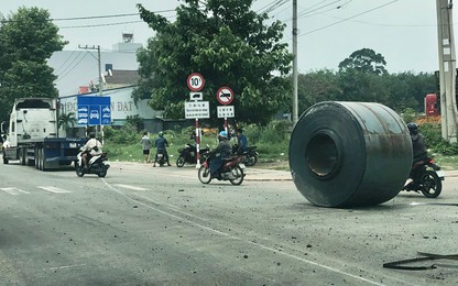 Từ các vụ thép cuộn rơi khỏi xe đầu kéo: Có lỗ hổng kỹ thuật?