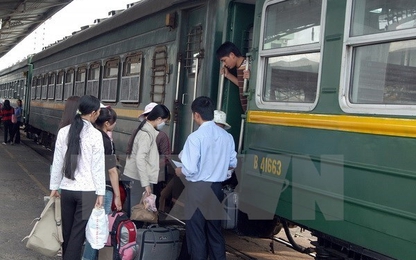 Tàu liên vận quốc tế: Vắng khách vì giá đắt và "nghẽn" thông quan