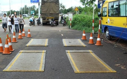 Xử nghiêm các đối tượng phá trạm kiểm tra trọng tải lưu động