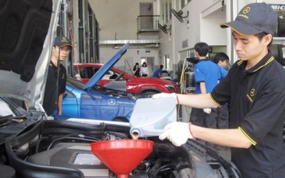 2.000 người đi xe “Mẹc” được thay dầu động cơ miễn phí