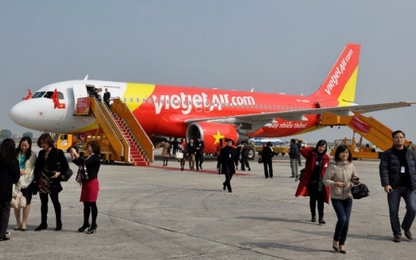 Hủy chuyến bay vì hành khách bị … khó thở