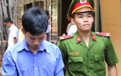 Chế vợt muỗi thành roi điện để đi cướp ôtô