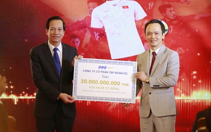 Trao 20 tỷ đấu giá áo của U23 VN từ FLC cho 20 huyện nghèo