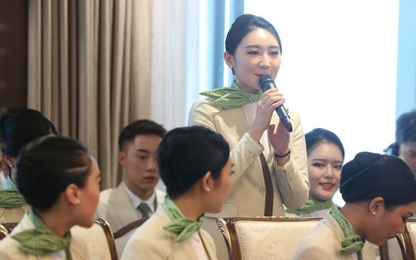 Ngắm dàn tiếp viên hàng không Bamboo-Airways được ông Trịnh Văn Quyết cho “lên sóng”