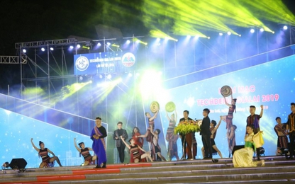 Gia Lai trao chứng nhận đầu tư cho nhiều dự án công nghệ, du lịch