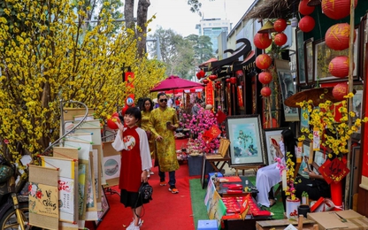 Phố ông đồ tấp nập khách trước Tết