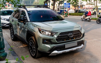 'Hàng độc' Toyota RAV4 Adventure 2019 giá 2,4 tỷ đồng