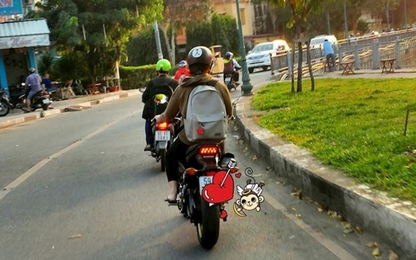 Dừng đèn đỏ với xe côn tay thế nào cho an toàn?