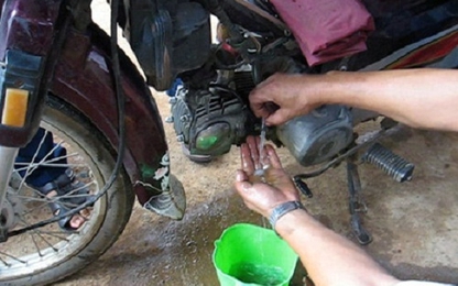 Xử lý thế nào khi nước xâm nhập vào bình xăng xe máy?