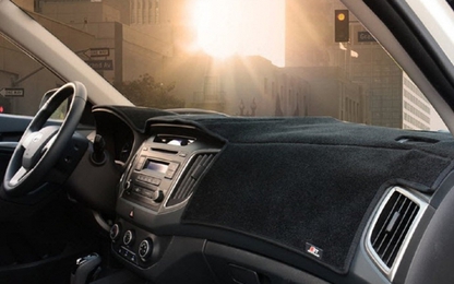 Sử dụng thảm taplo ô tô, nên hay không?