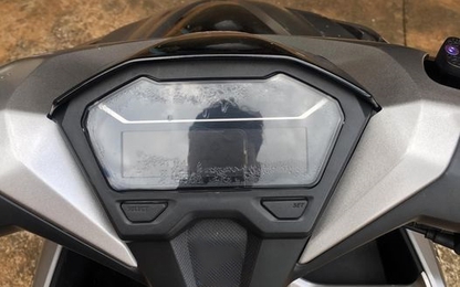 Đồng hồ xe máy bị vào nước xử lý thế nào?