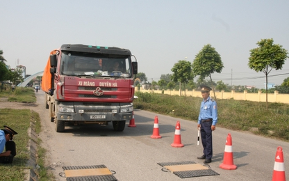 Nhiều bất cập trong kiểm soát tải trọng xe
