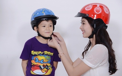 Đội mũ bảo hiểm đúng cách