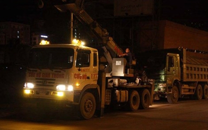 Kêu đồng bọn tới cản trở lực lượng chức năng, ‘giải cứu’ xe quá tải