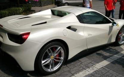Ferrari 488 Spider đầu tiên thế giới xuất hiện ở Trung Quốc