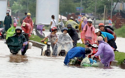 Nhiều khu vực Hà Nội ngập nặng sau mưa lớn