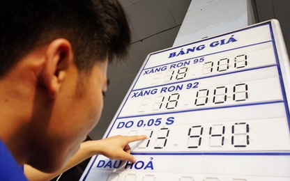 Xăng giảm 130 đồng, dầu tăng giá