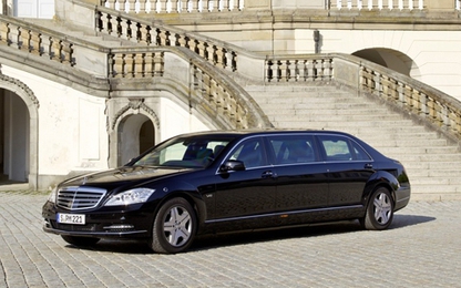 Mức giá ngất ngưởng của xe Mercedes ba khoang đời mới