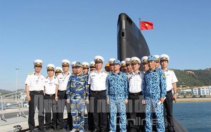 Việt Nam xây dựng lực lượng tàu ngầm để "lấy yếu chống mạnh"