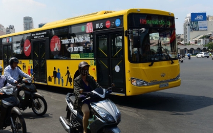 Dân quay lưng với xe buýt vì không đúng giờ, thật vậy không?