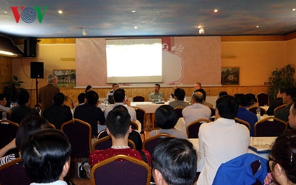 Tọa đàm luật kinh doanh mới cho người Việt tại Séc