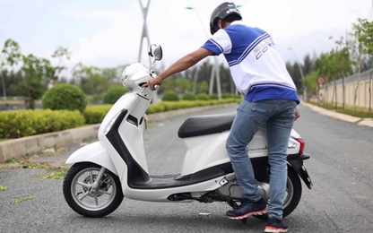 Xe máy khó nổ vì bị sặc xăng ta nên làm thế nào?