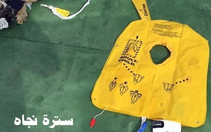 Hình ảnh đầu tiên về mảnh vỡ máy bay Ai Cập