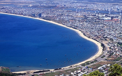 Đà Nẵng xử phạt 12 hướng dẫn viên nước ngoài