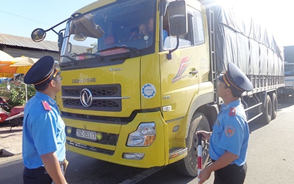 Thanh tra giao thông có quyền dừng xe như cảnh sát?