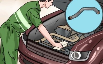 Nguy hiểm không ai biết vì lỗi đứng chờ tàu hỏa không đúng cách