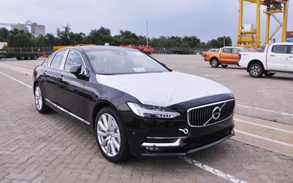 Xế lạ Volvo S90 2017 về Việt Nam - đối đầu Mercedes E-Class