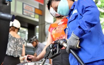 Giá xăng tăng hơn 900 đồng/lít