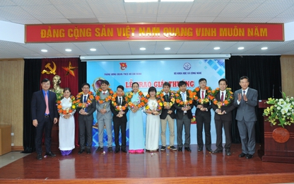 Trao giải thưởng khoa học công nghệ thanh niên Quả cầu vàng 2016