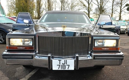 Cadillac limousine cũ của ông Donald Trump được rao bán