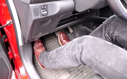 Xử lý kẹt chân ga trên cao tốc theo hướng an toàn nhất