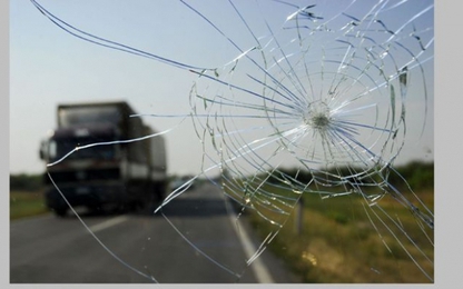 Chớ dại rửa xe ô tô ngay khi vừa đi nắng về