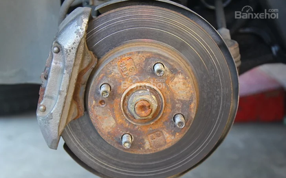 Hướng dẫn chọn má phanh phù hợp cho xe ô tô