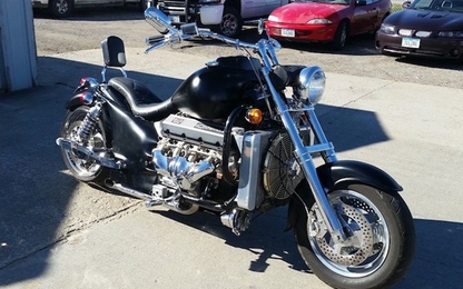 Môtô Boss Hoss chạy máy ôtô Chevrolet giá 360 triệu