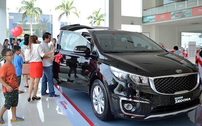 Giảm giá sâu, thị trường ôtô Việt vẫn bết bát