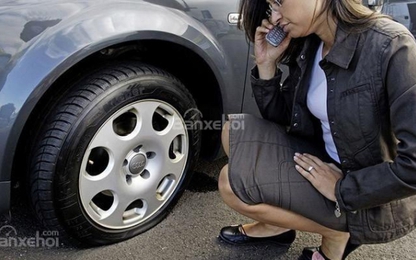 Hướng dẫn kiểm tra lốp ô tô bị rò rỉ hơi