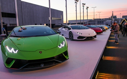 Dàn siêu xe Lamborghini khoe dáng dưới hoàng hôn