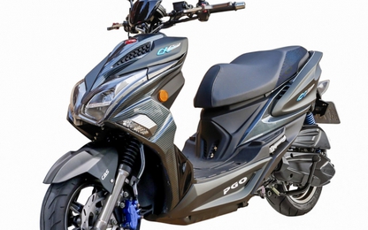 Scooter hầm hố như môtô phân khối lớn, giá hơn 1.300 USD