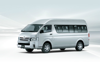 Toyota Hiace bản nâng cấp 2018 giá 999 triệu đồng