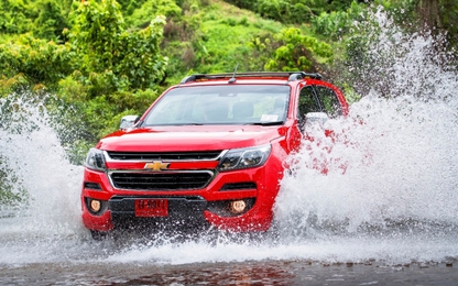 10 lời khuyên khi lái xe qua đoạn đường ngập nước