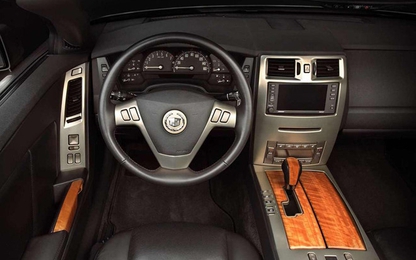 Cadillac không nổ máy, cụ ông bị nhốt suốt 14 tiếng