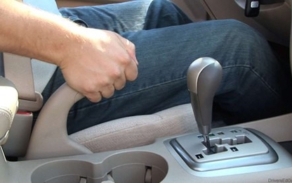 Những nguyên nhân "xế cưng" phát ra khói trắng