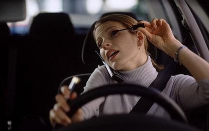 Thói quen xấu khi lái xe của phụ nữ dễ gây ra tai nạn