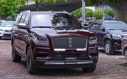 'Khủng long' Lincoln Navigator 2019 màu độc tại Hà Nội