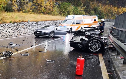 Siêu xe gãy đôi sau tai nạn, tài xế không hề hấn