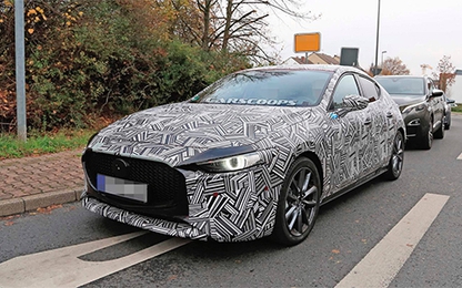 Mazda3 mới thiết kế lại nội thất